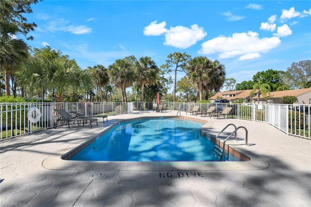914 Augusta Blvd 7, Naples, FL 34113-28
