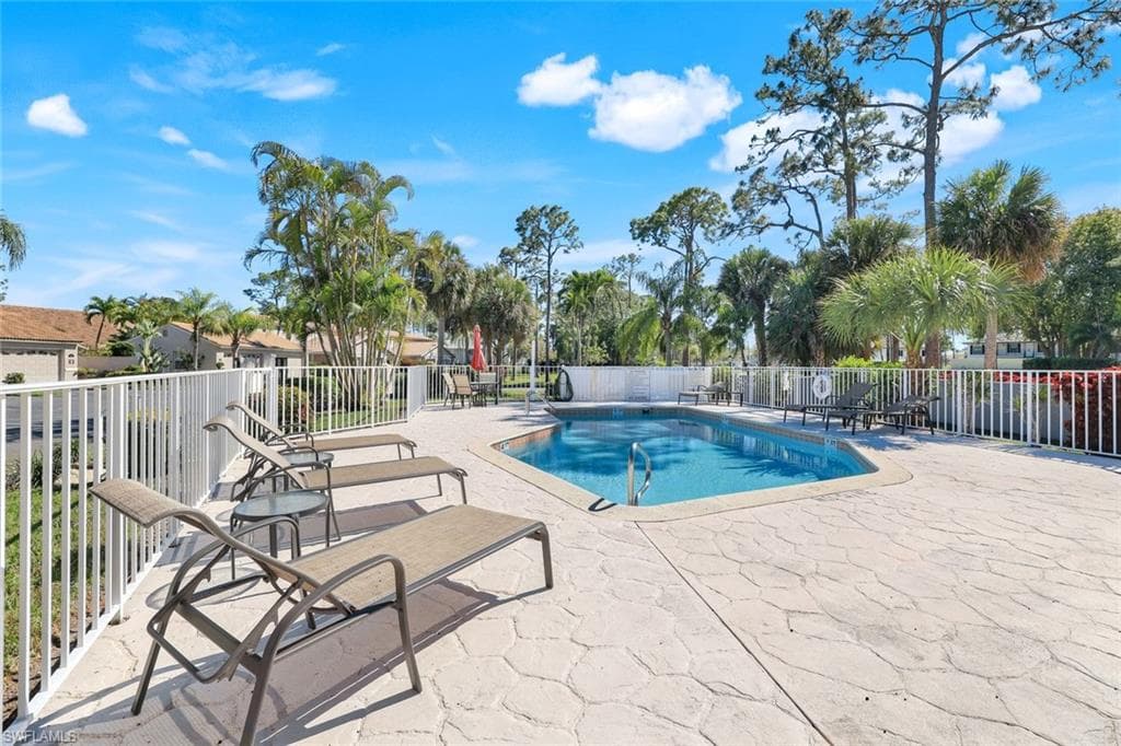 914 Augusta Blvd 7, Naples, FL 34113-30