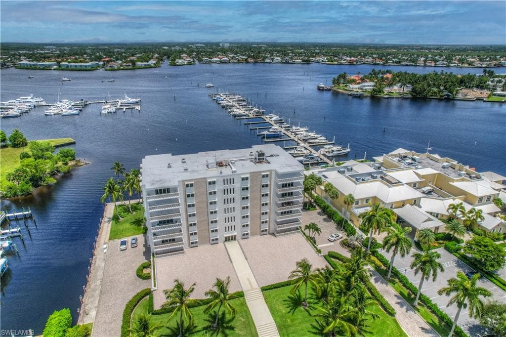 1325 7th St S 6a, Naples, FL 34102-1