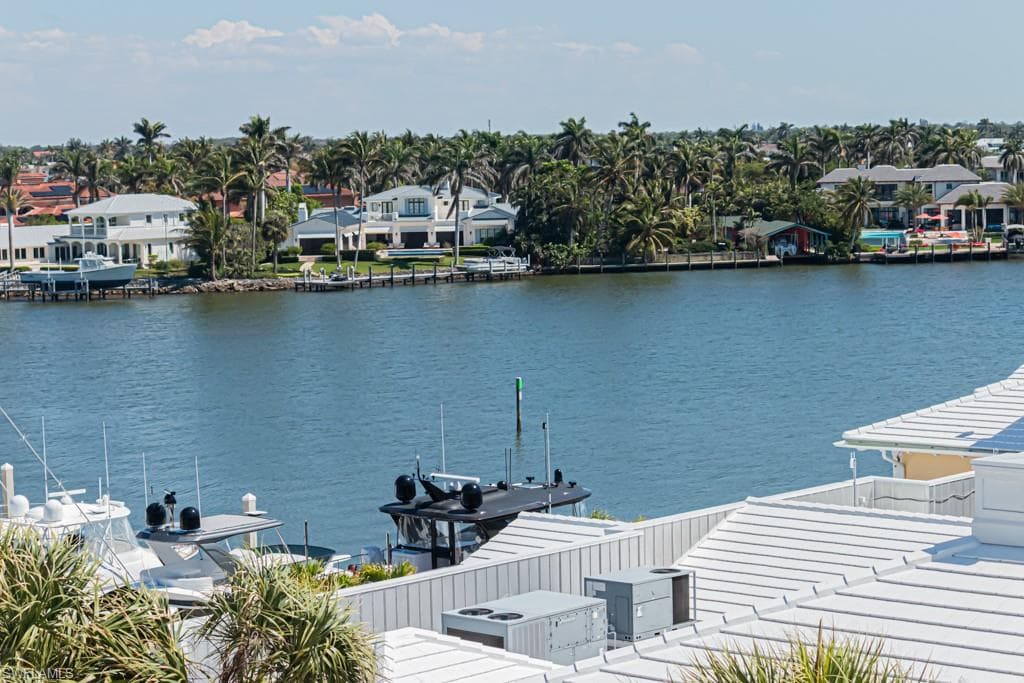 1325 7th St S 6a, Naples, FL 34102-22