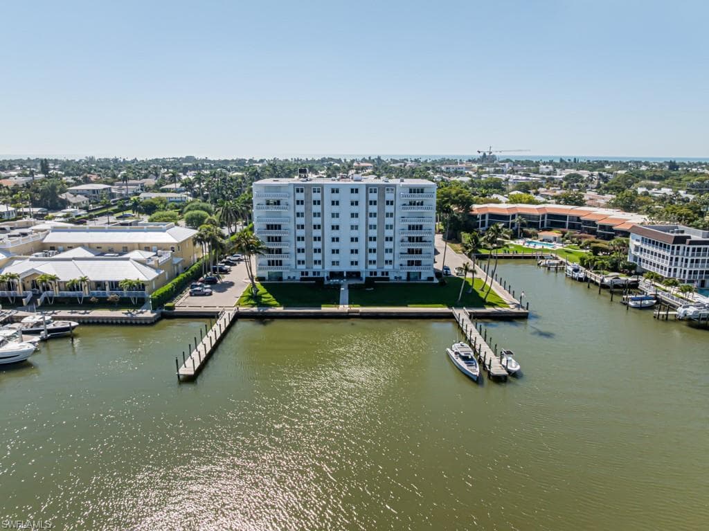 1325 7th St S 6a, Naples, FL 34102-28