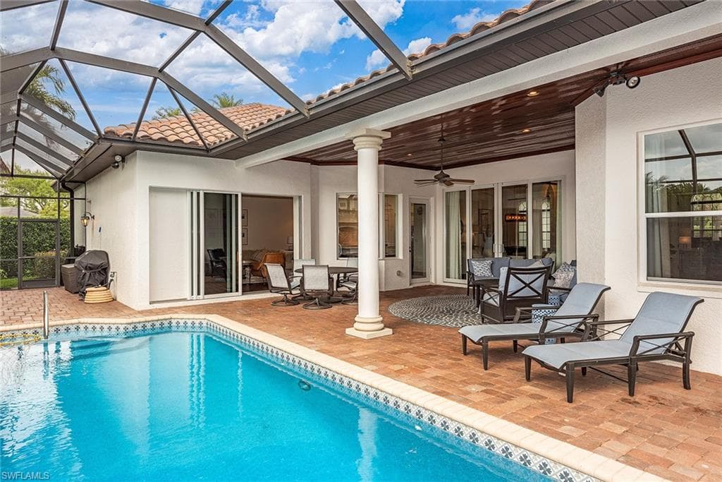 819 Bentwood Dr, Naples, FL 34108-17