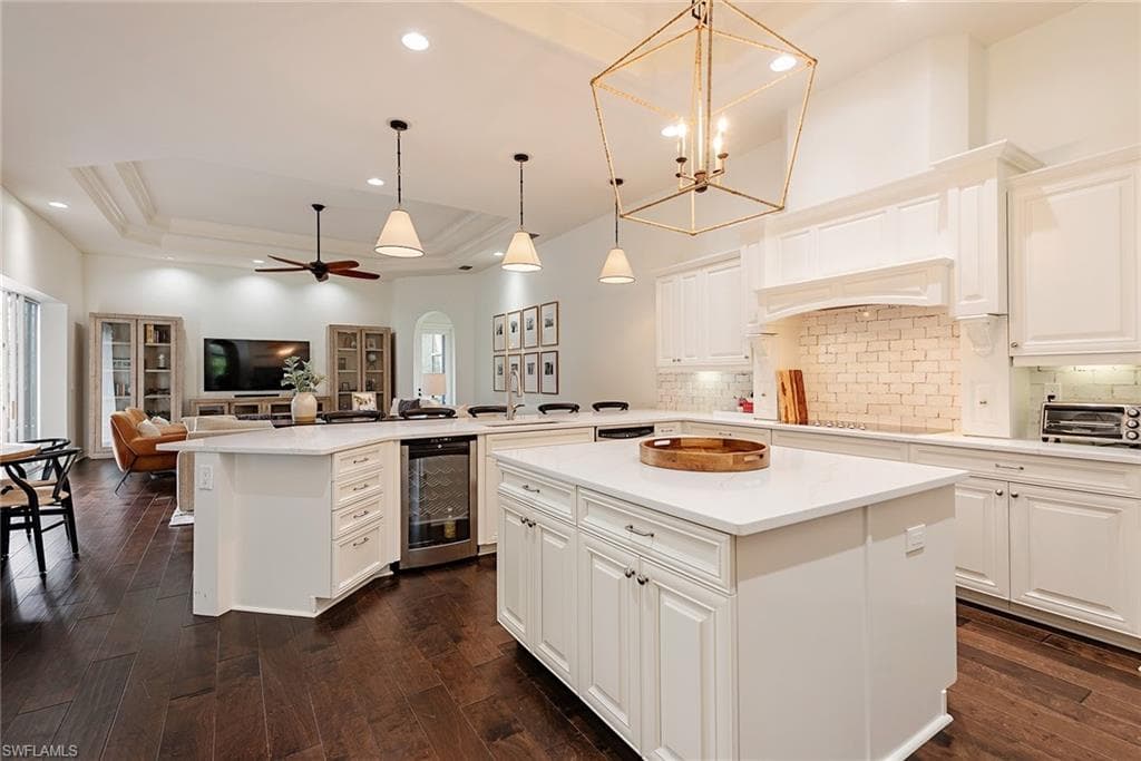 819 Bentwood Dr, Naples, FL 34108-7
