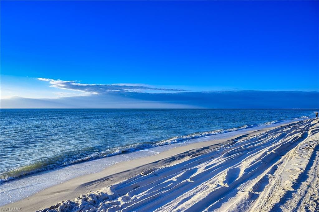 4005 Gulf Shore Blvd N 805, Naples, FL 34103-38