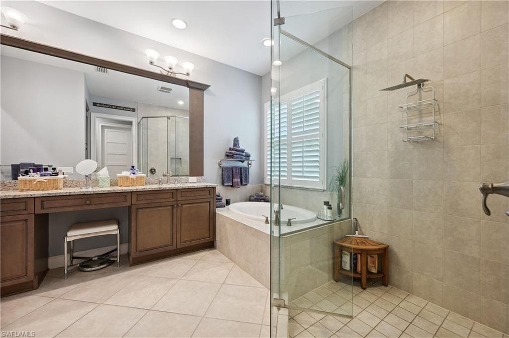 5122 Andros Dr, Naples, FL 34113-18