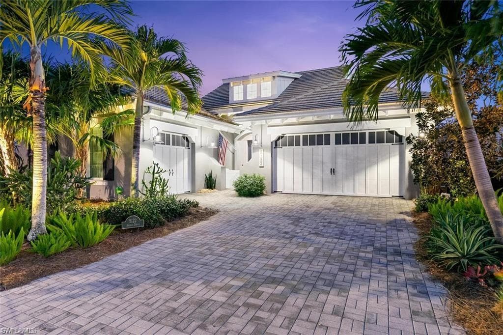 5122 Andros Dr, Naples, FL 34113-2