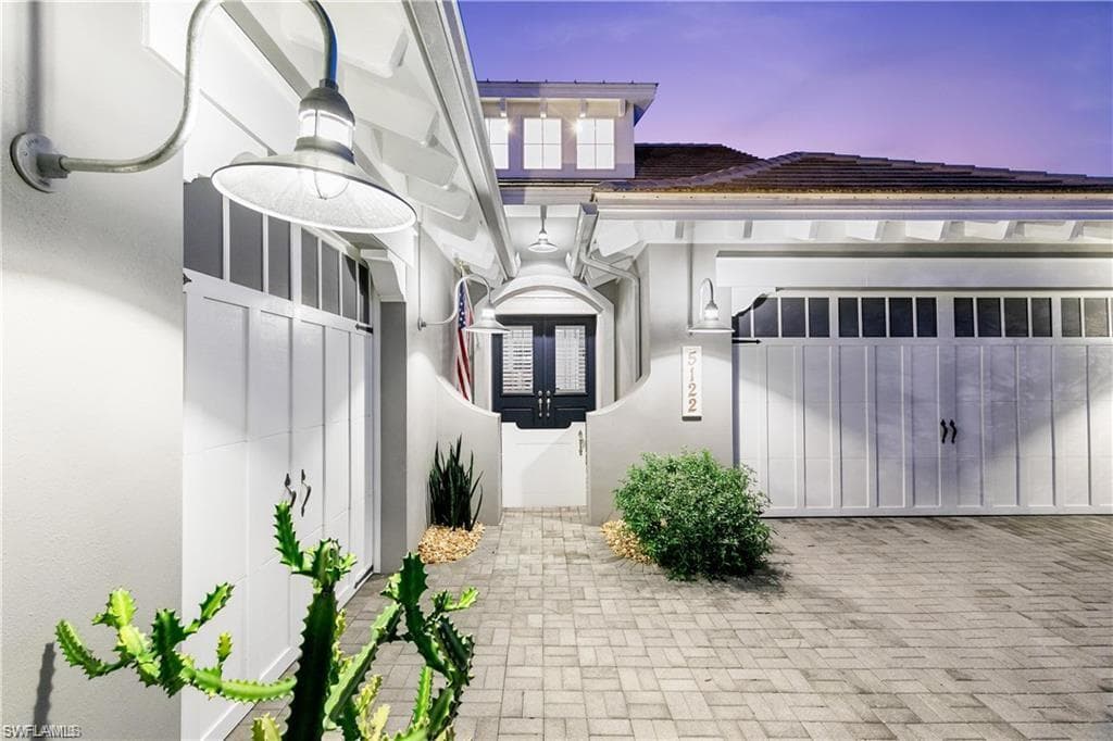 5122 Andros Dr, Naples, FL 34113-3