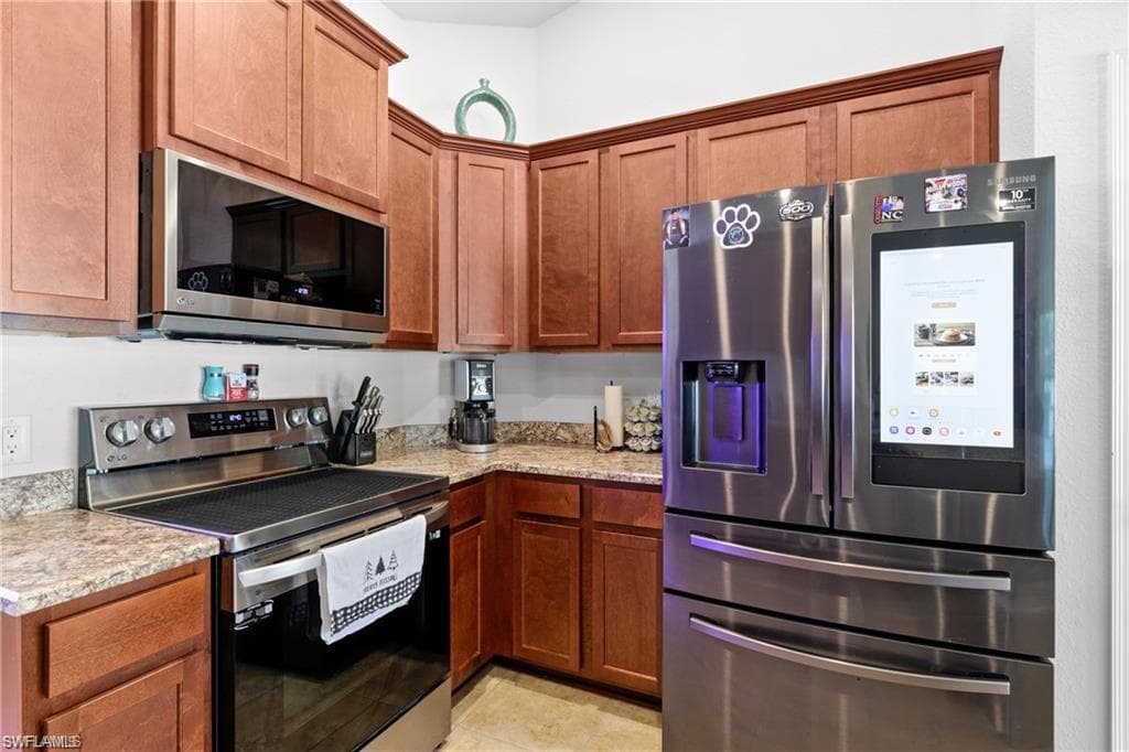 2325 33rd St, Cape Coral, FL 33909-7