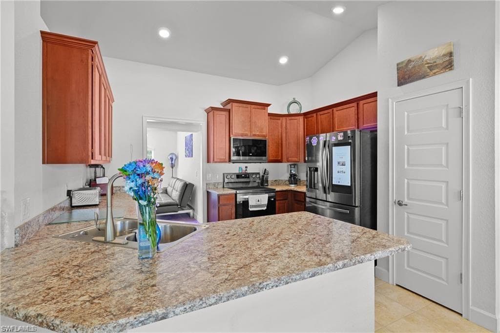 2325 33rd St, Cape Coral, FL 33909-8