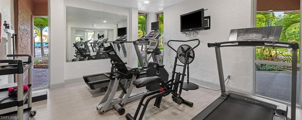 175 Turtle Lake Ct #112, Naples, FL 34105-23