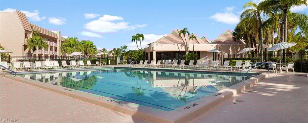 175 Turtle Lake Ct #112, Naples, FL 34105-25