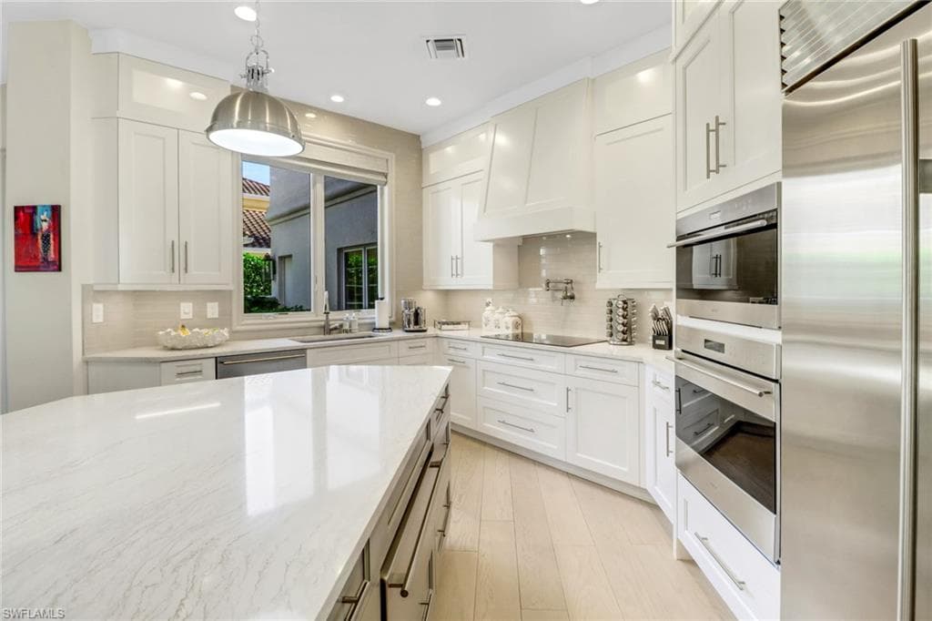355 Sedgwick Ct, Naples, FL 34108-11