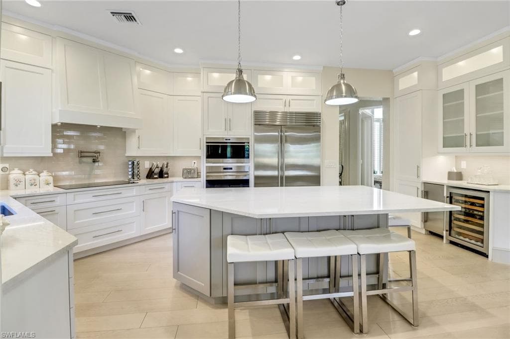 355 Sedgwick Ct, Naples, FL 34108-12