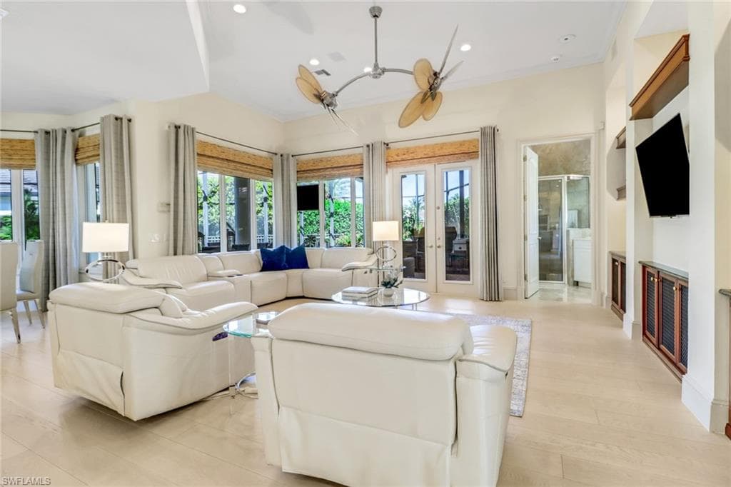 355 Sedgwick Ct, Naples, FL 34108-13