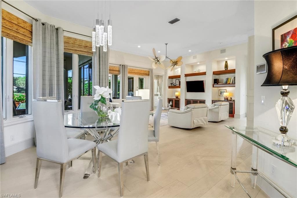 355 Sedgwick Ct, Naples, FL 34108-17