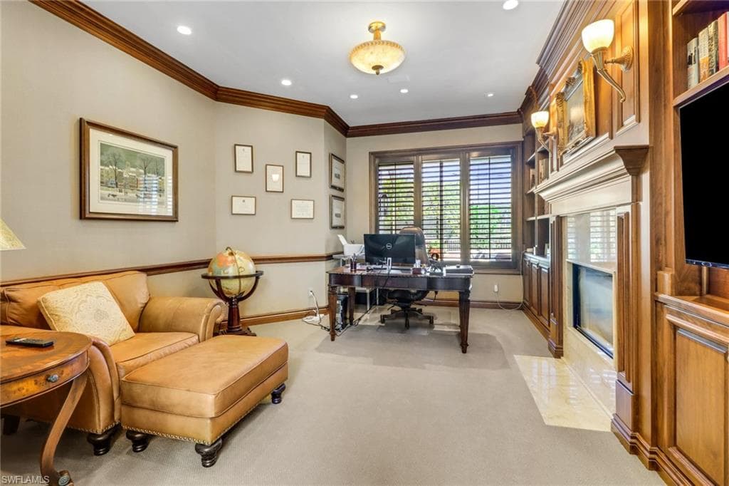 355 Sedgwick Ct, Naples, FL 34108-18