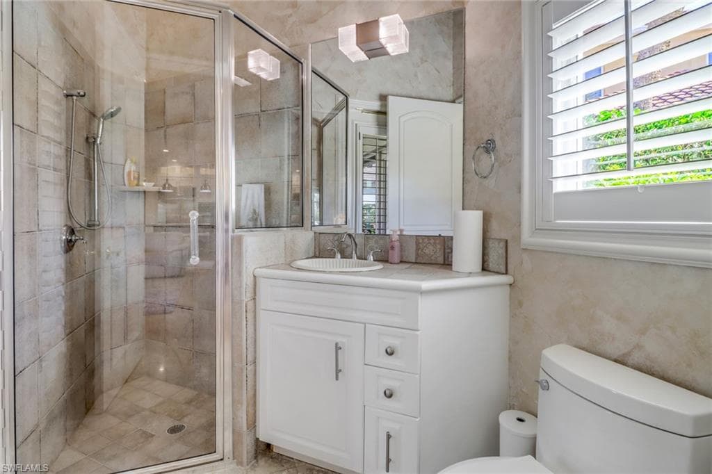 355 Sedgwick Ct, Naples, FL 34108-30