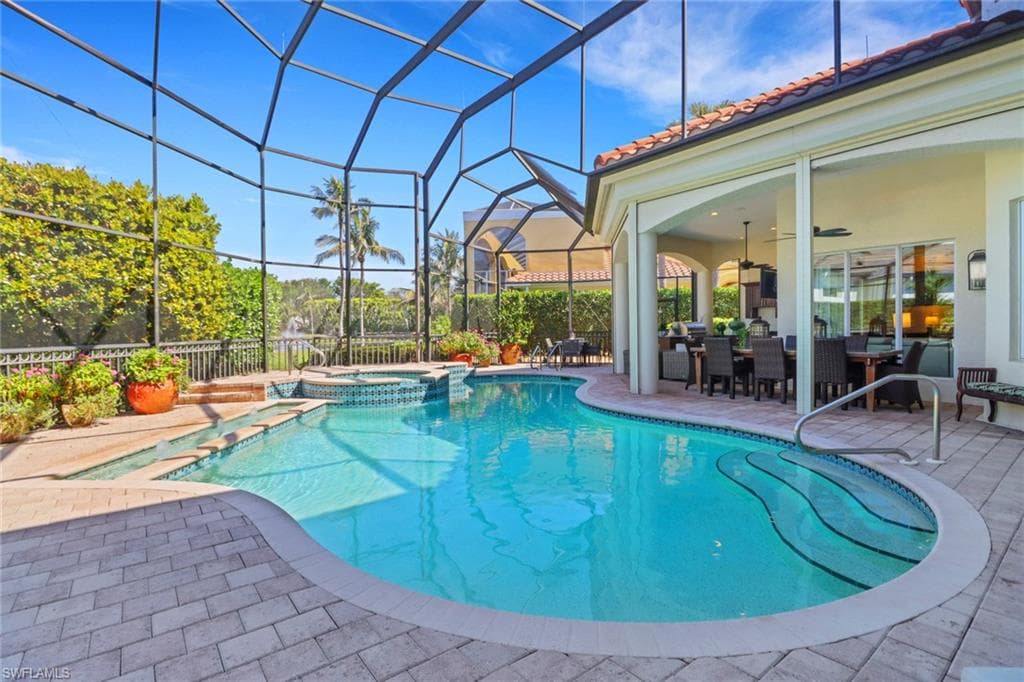 355 Sedgwick Ct, Naples, FL 34108-37