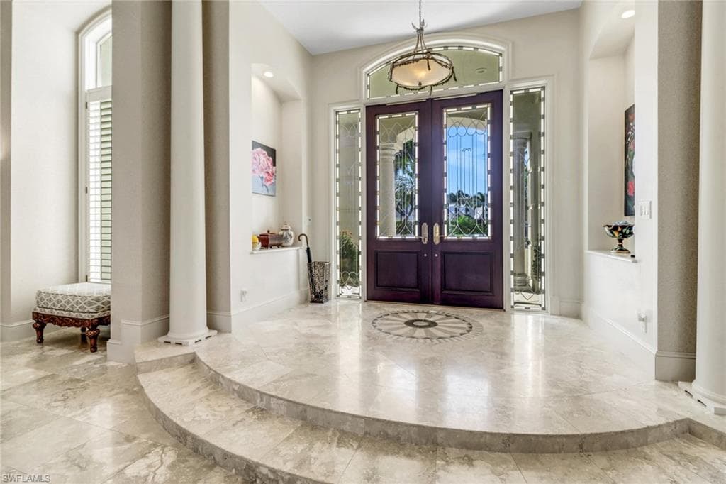 355 Sedgwick Ct, Naples, FL 34108-3