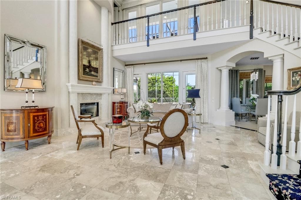 355 Sedgwick Ct, Naples, FL 34108-4