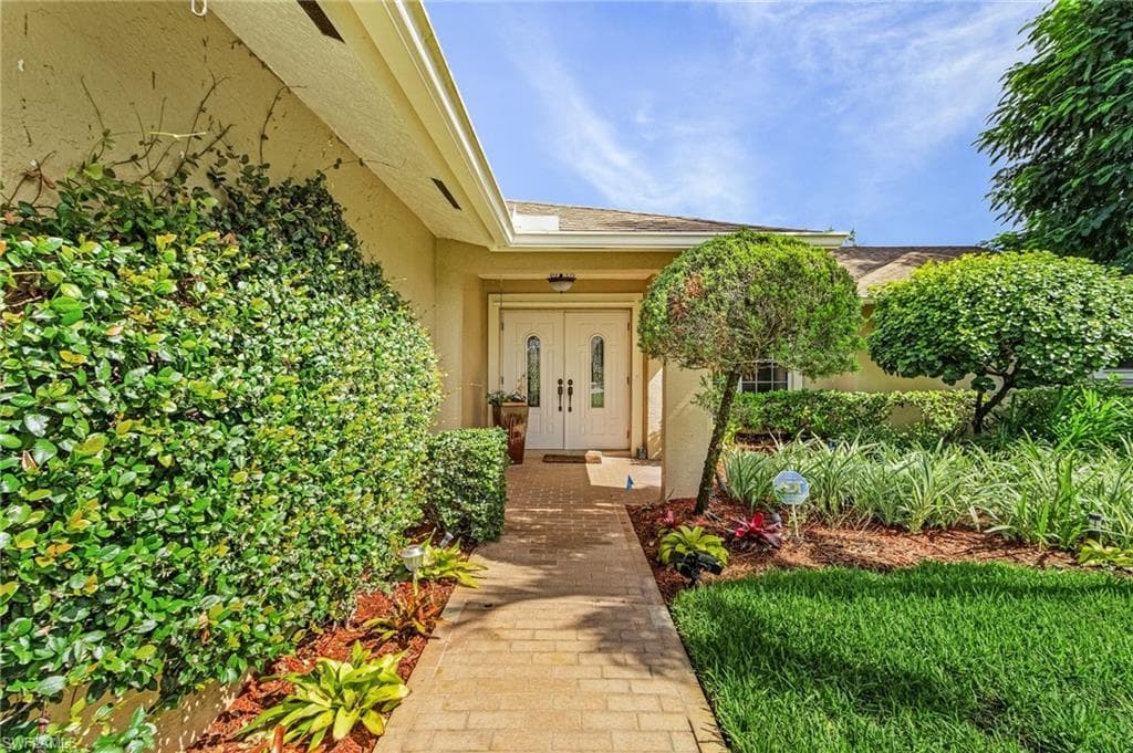 10094 Boca Cir, Naples, FL 34109-23