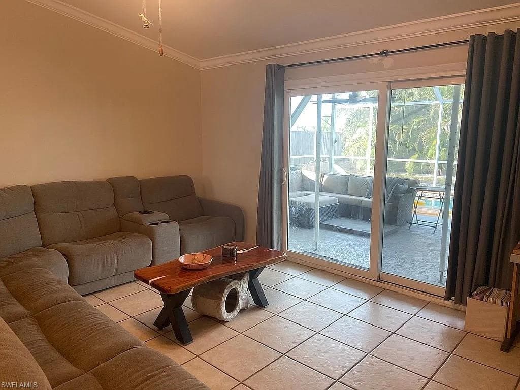 125 11th St, Cape Coral, FL 33909-11