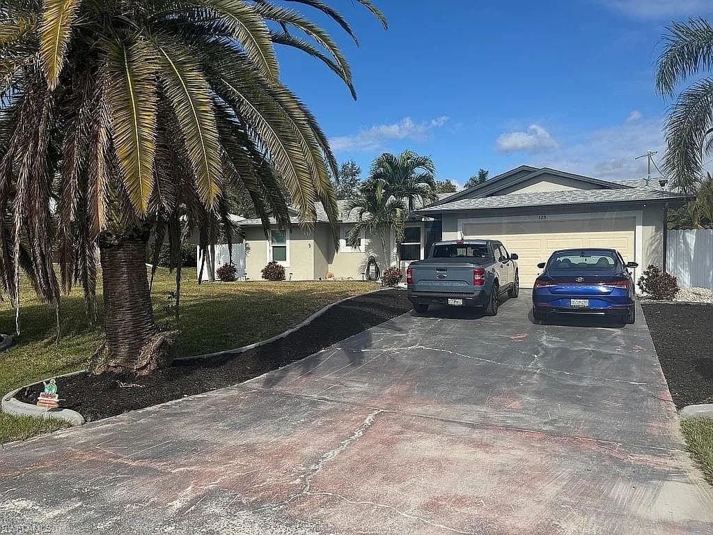 125 11th St, Cape Coral, FL 33909-1