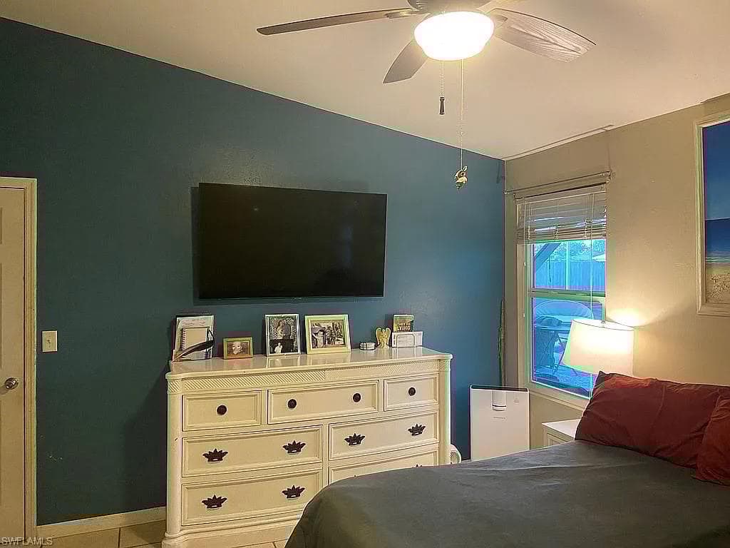 125 11th St, Cape Coral, FL 33909-8