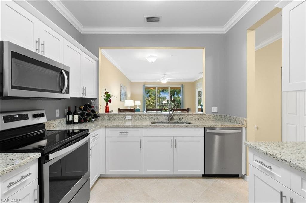 3981 Bishopwood Ct E 203, Naples, FL 34114-11