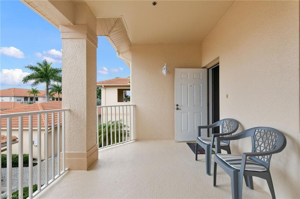 3981 Bishopwood Ct E 203, Naples, FL 34114-22