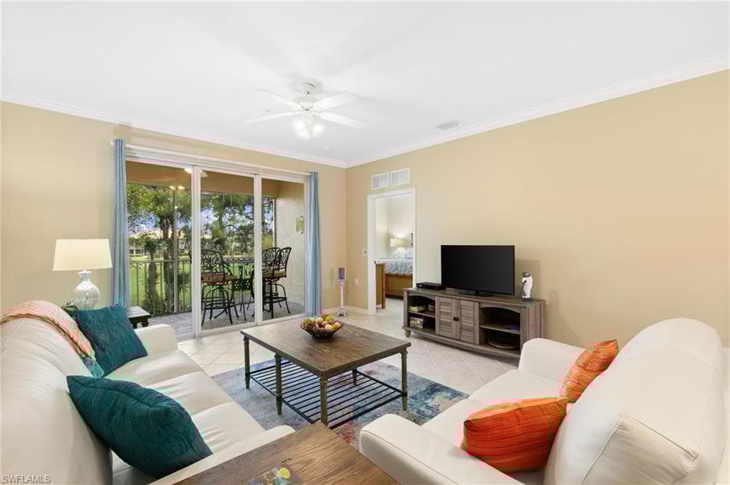3981 Bishopwood Ct E 203, Naples, FL 34114-3