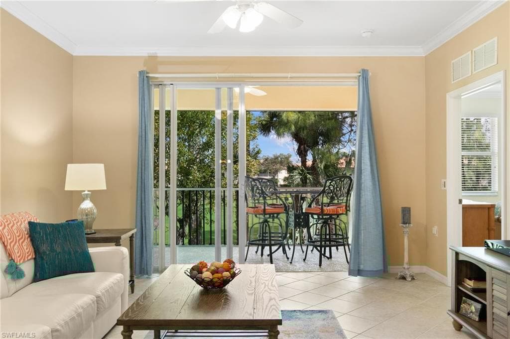 3981 Bishopwood Ct E 203, Naples, FL 34114-4