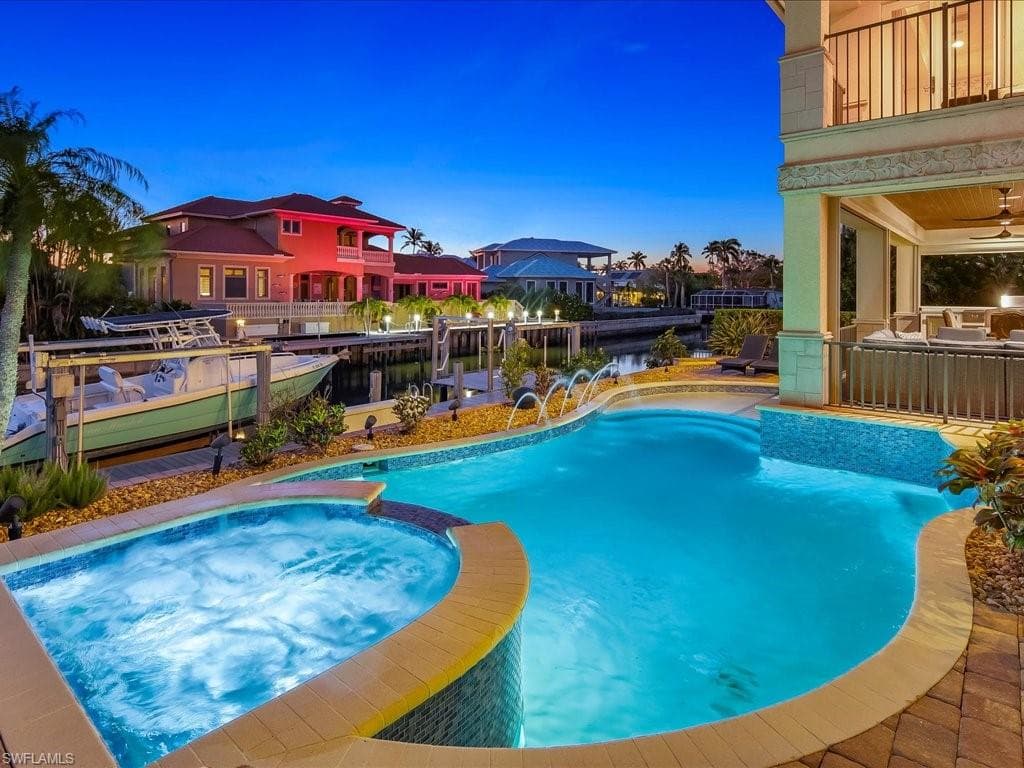 1550 Mullet Ln, Naples, FL 34102-9