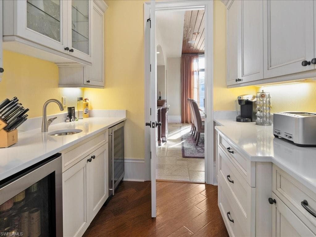 1550 Mullet Ln, Naples, FL 34102-24