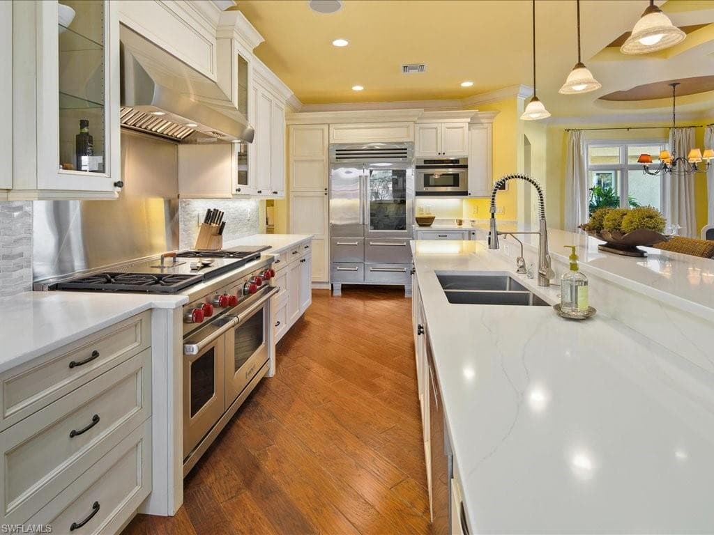 1550 Mullet Ln, Naples, FL 34102-25