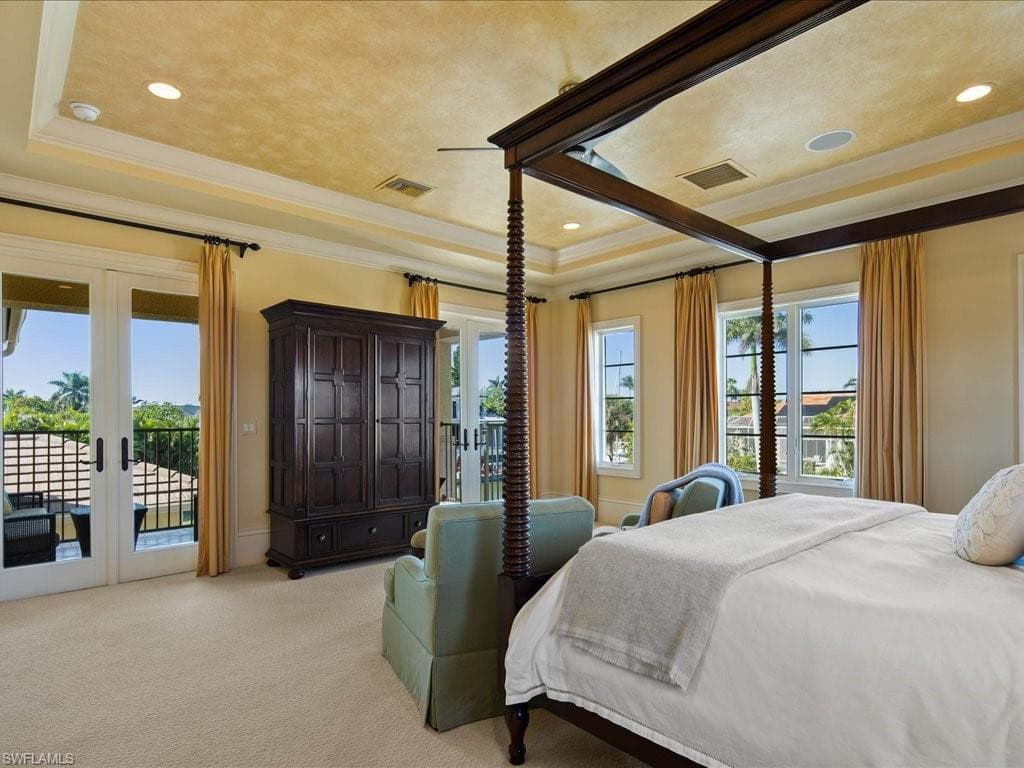 1550 Mullet Ln, Naples, FL 34102-37