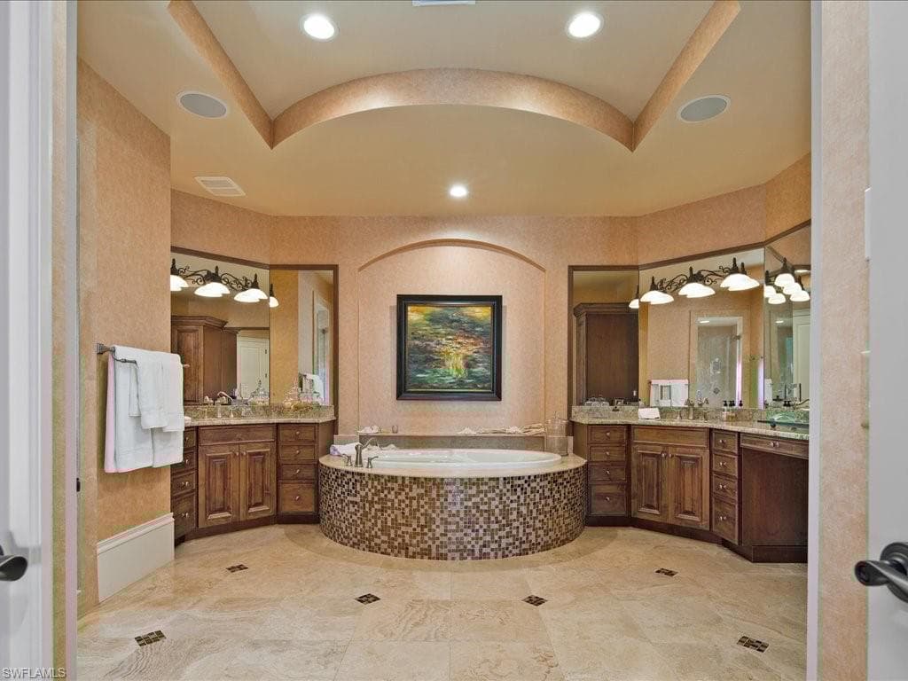 1550 Mullet Ln, Naples, FL 34102-40