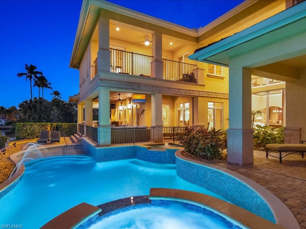 1550 Mullet Ln, Naples, FL 34102-8