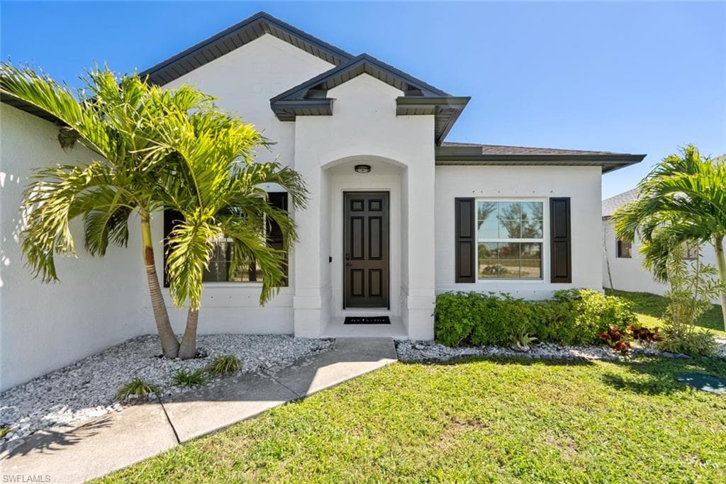 1217 42nd Ave, Cape Coral, FL 33993-4
