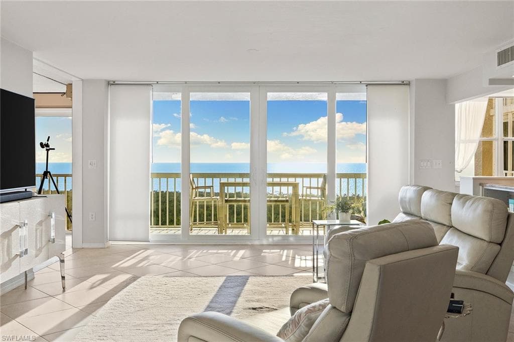 6585 Nicholas Blvd 1904, Naples, FL 34108-21