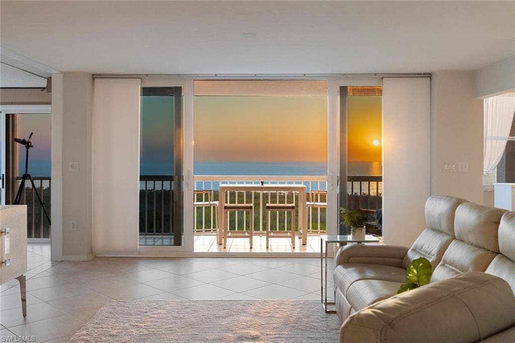 6585 Nicholas Blvd 1904, Naples, FL 34108-23