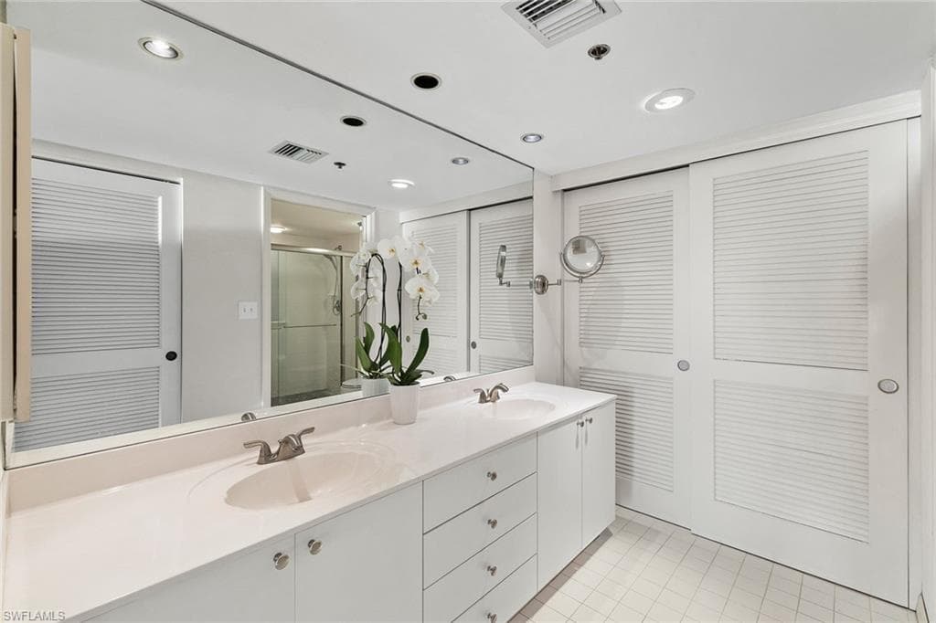 6585 Nicholas Blvd 1904, Naples, FL 34108-30
