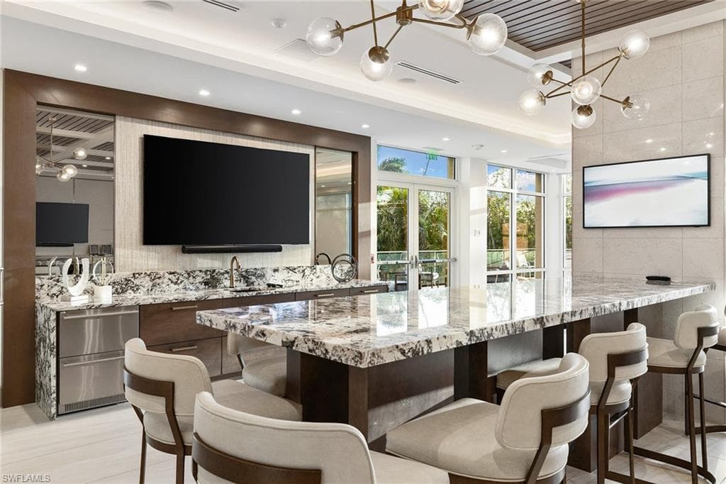 6585 Nicholas Blvd 1904, Naples, FL 34108-37