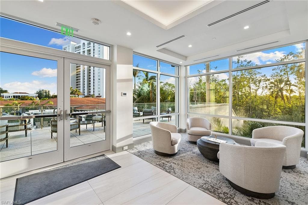 6585 Nicholas Blvd 1904, Naples, FL 34108-38
