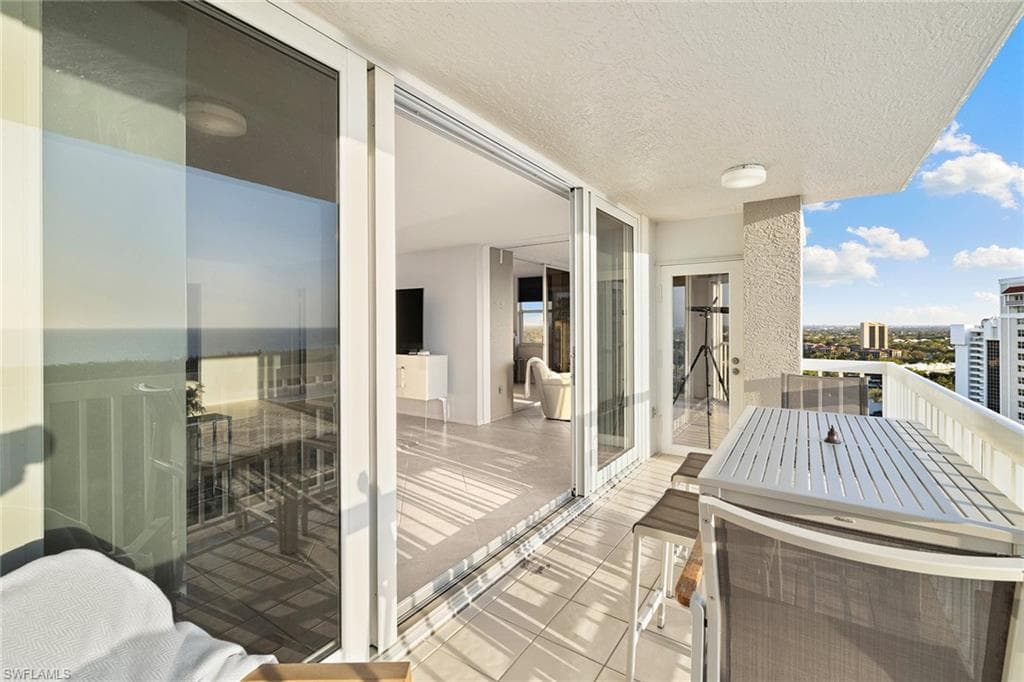 6585 Nicholas Blvd 1904, Naples, FL 34108-4