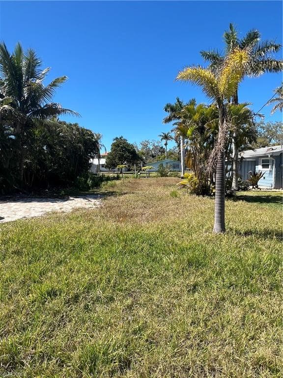 27575 Tarpon Way, Bonita Springs, FL 34134-4