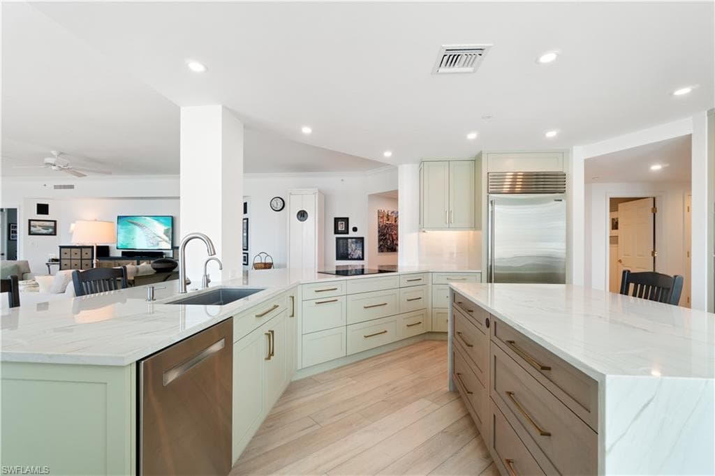 445 Dockside Dr A901, Naples, FL 34110-9