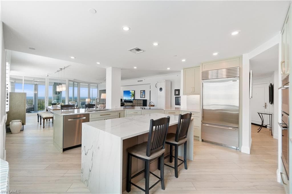 445 Dockside Dr A901, Naples, FL 34110-11