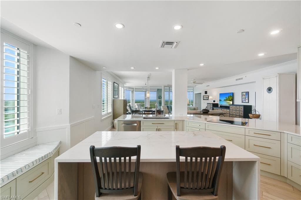 445 Dockside Dr A901, Naples, FL 34110-12