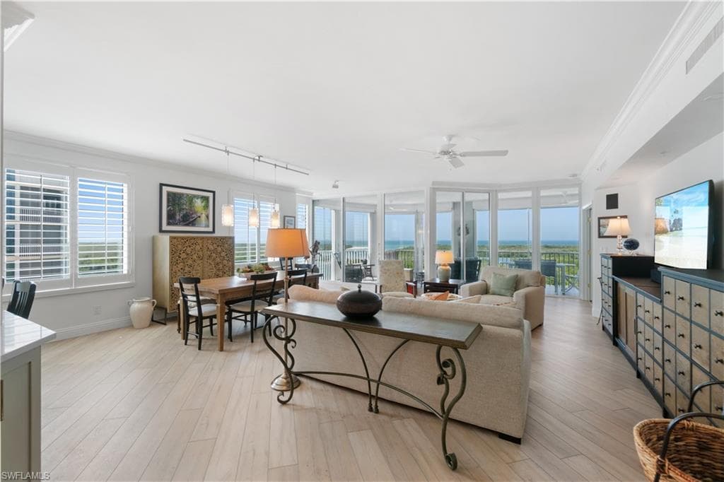 445 Dockside Dr A901, Naples, FL 34110-17